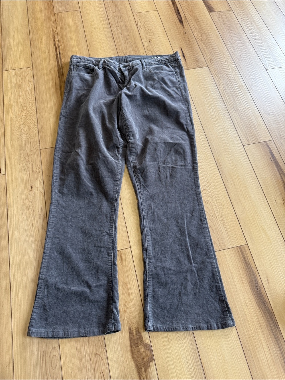 GAP Woman’s Corduroy Pants
